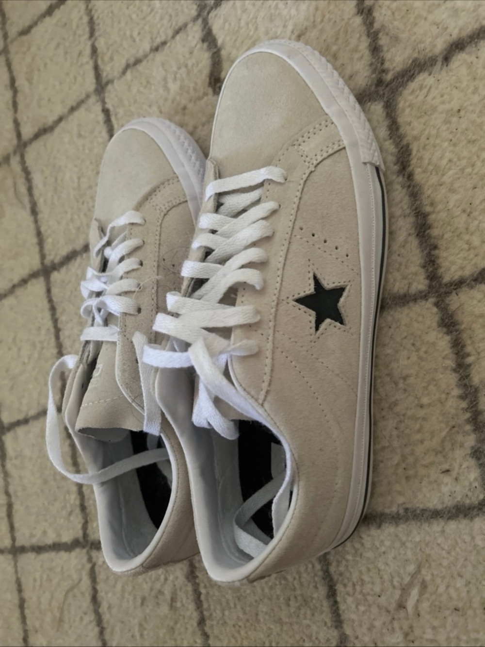 Converse like new never worn suede women’s 9 men’s 7.5
